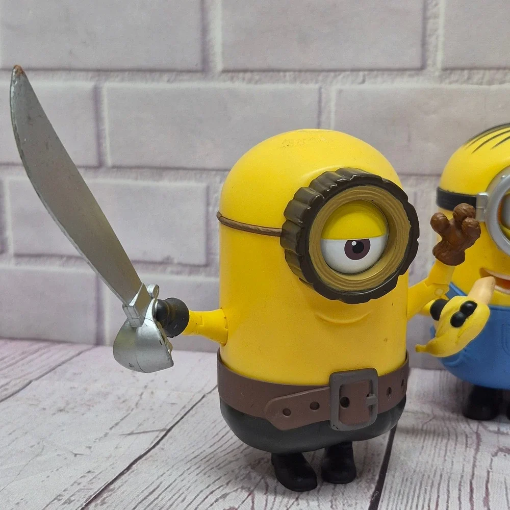 Thinkway Toys Despicable Me Minions Action Figure Lot of 4 Kevin Stuart Pirate